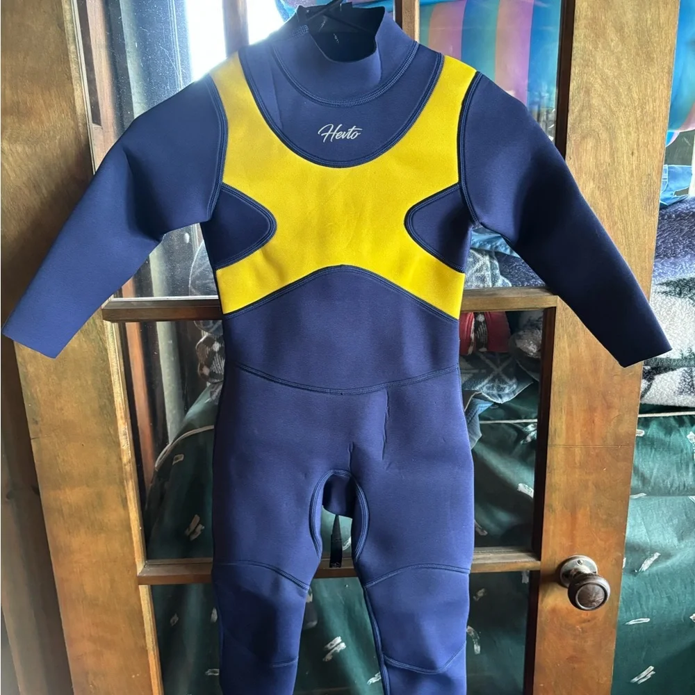 NWT Hevto wetsuit - Picture 1 of 7